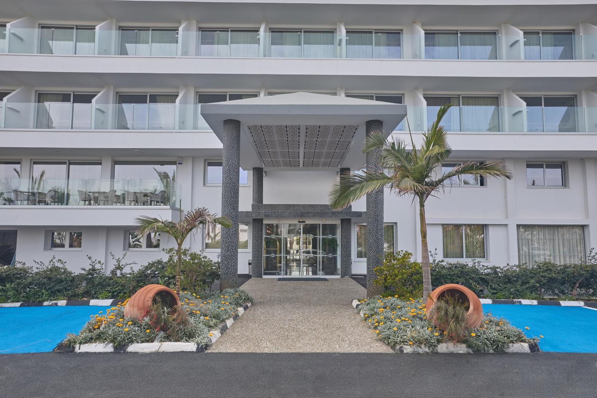 Bohemian Gardens Hotel Protaras Bagian luar foto