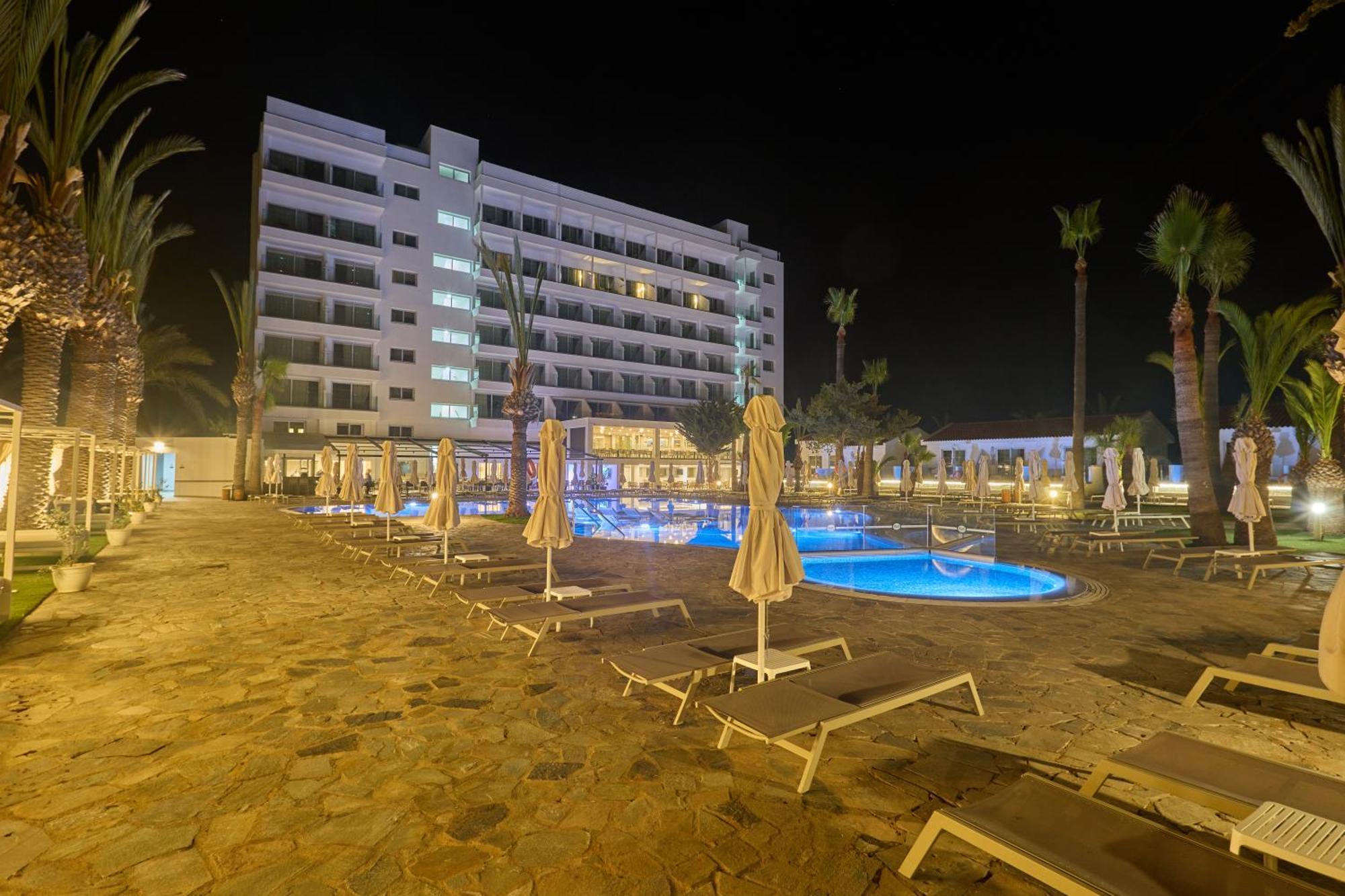 Bohemian Gardens Hotel Protaras Bagian luar foto